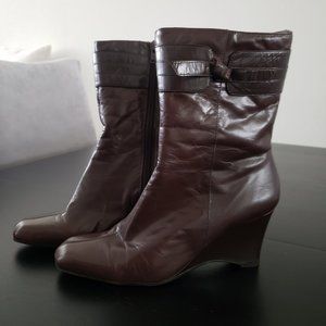 Bandolino leather booties - Size 5.5M